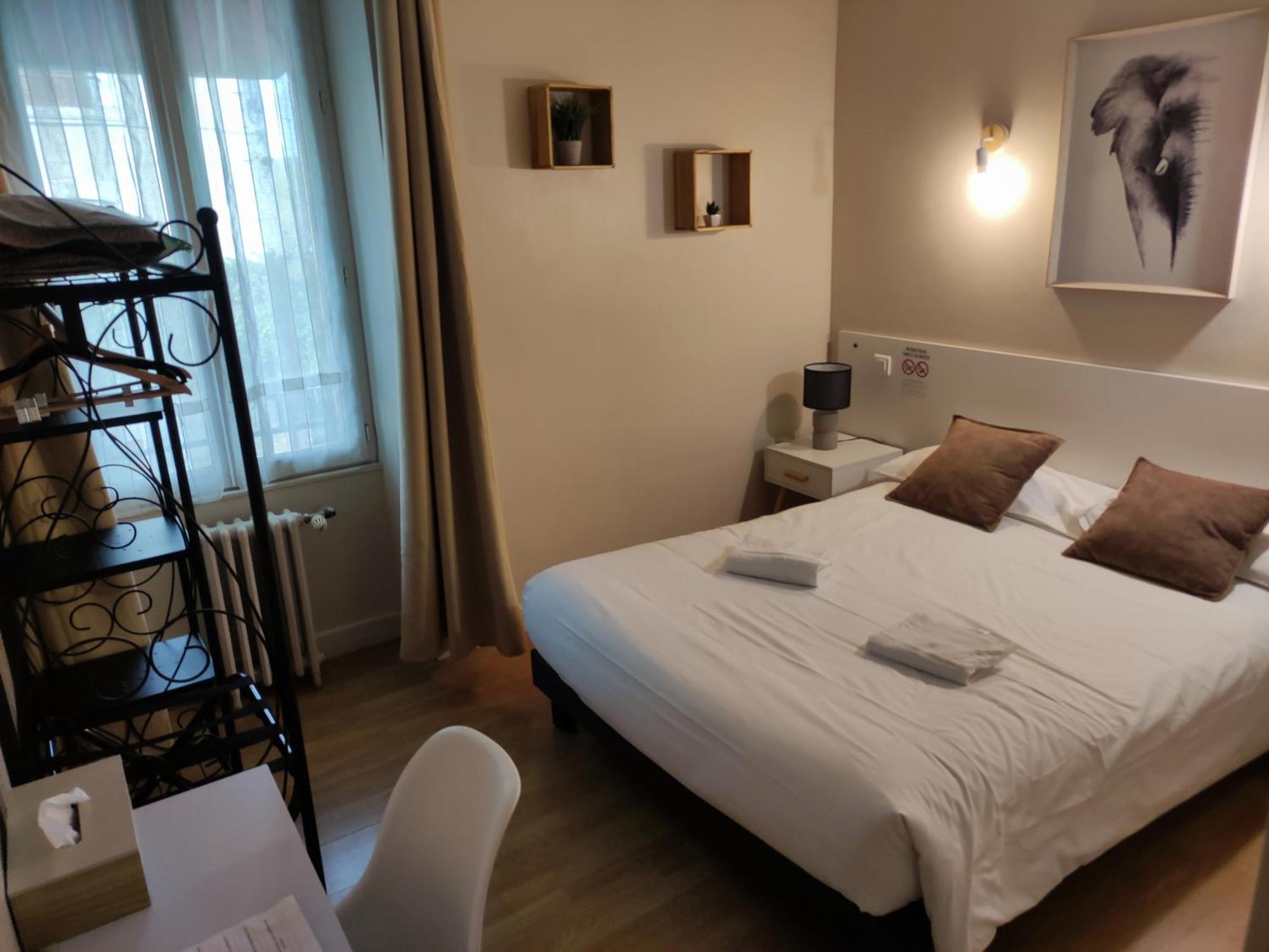 Hotel Le P'Tit Monde Montignac-Lascaux Exteriör bild