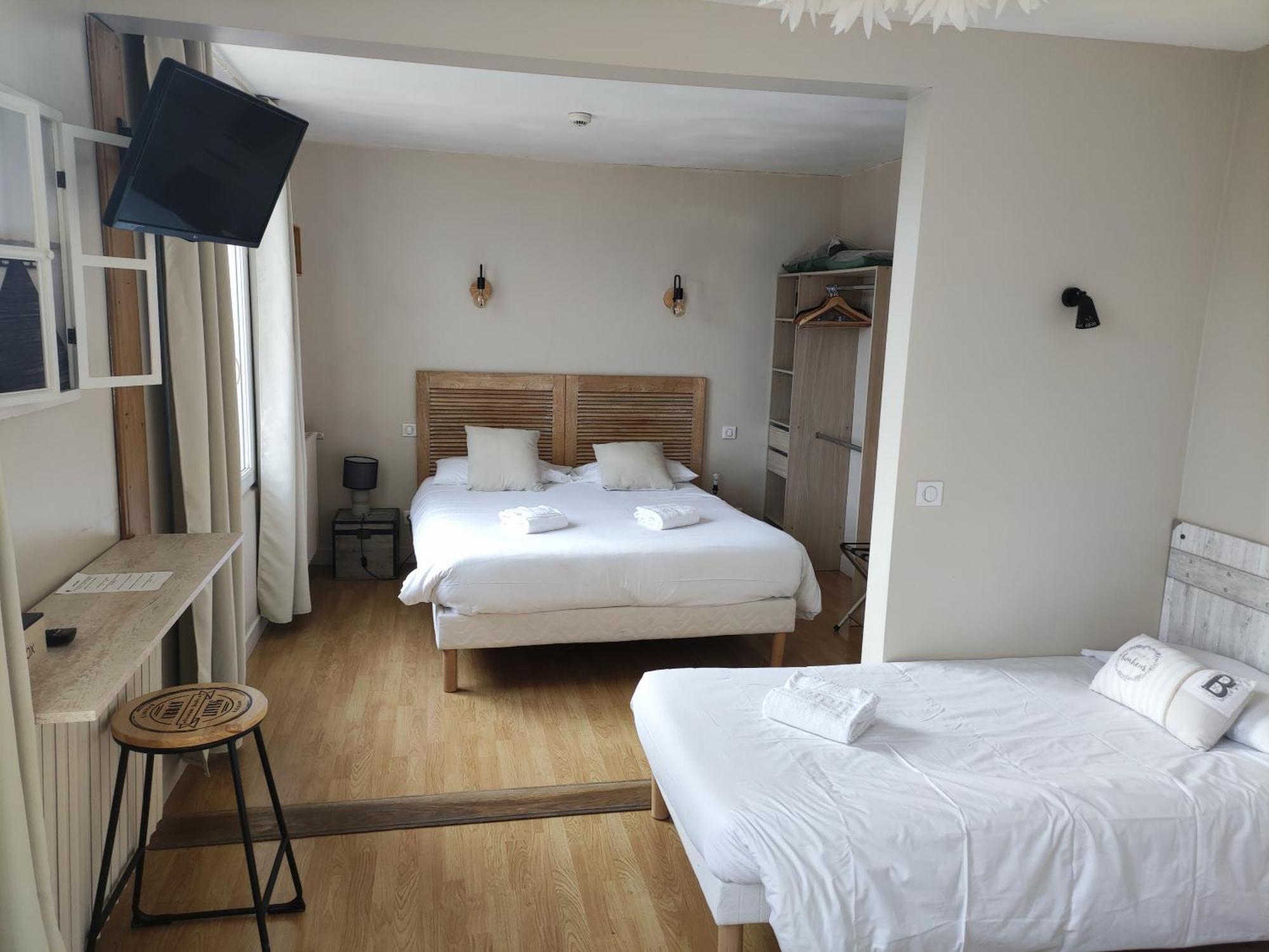 Hotel Le P'Tit Monde Montignac-Lascaux Exteriör bild