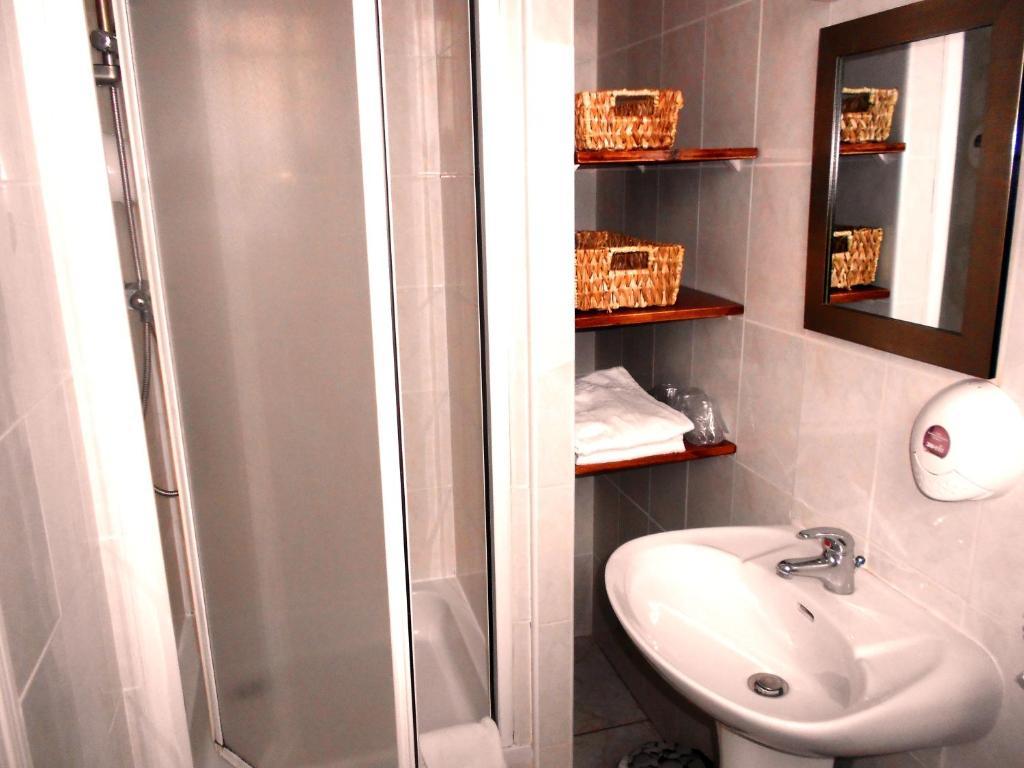 Hotel Le P'Tit Monde Montignac-Lascaux Rum bild