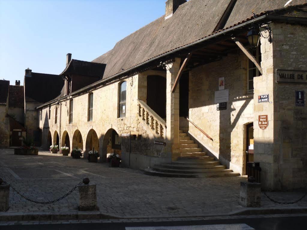 Hotel Le P'Tit Monde Montignac-Lascaux Exteriör bild
